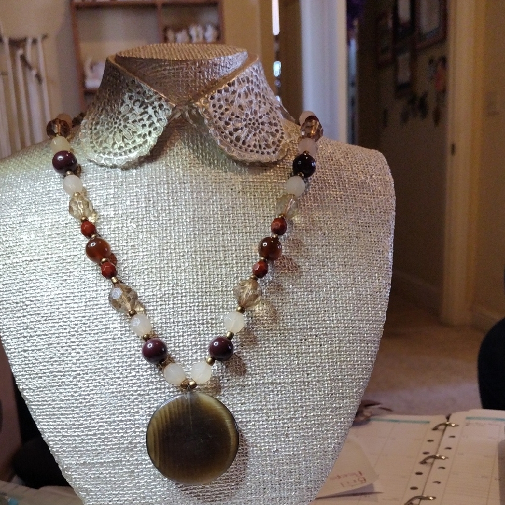 Elegant Beaded Necklace with Gold Pendant